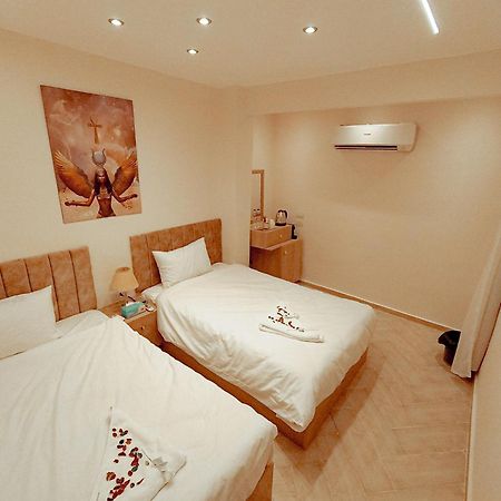 Queen Ash Pyramid View Inn Kafret el-Gabal エクステリア 写真